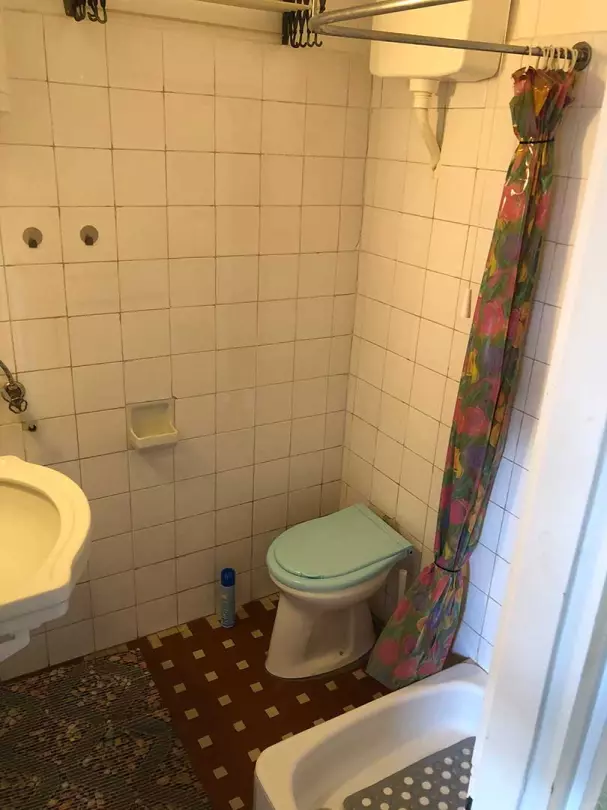 A kép, szintén a fürdőszobát ábrázolja