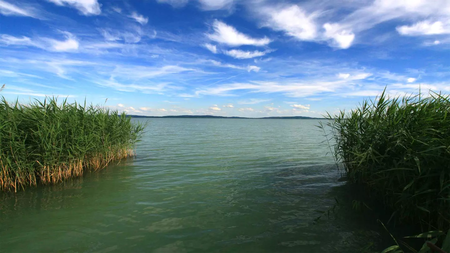 Közvetlen vízparti nyaralások a Balaton északi partján