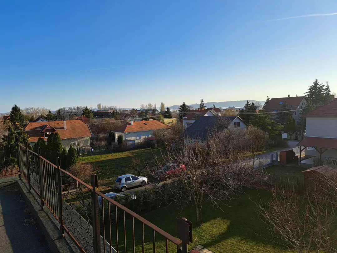 kilátás a lapostetőről