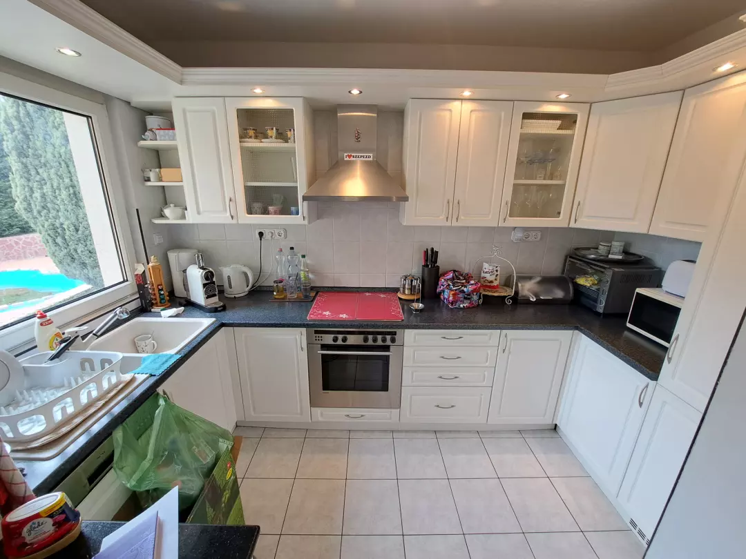 balatonszepezdi panorámás medencés ház - konyha