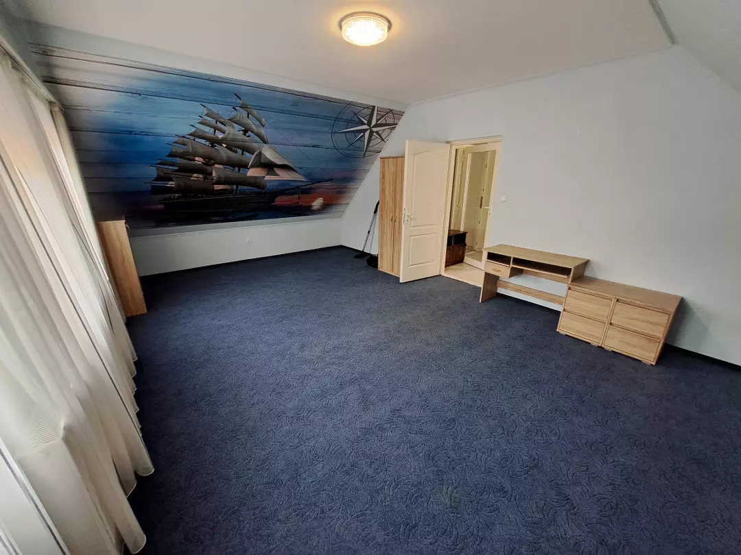 balatonszepezdi panorámás medencés ház - tetőtéri hálószoba