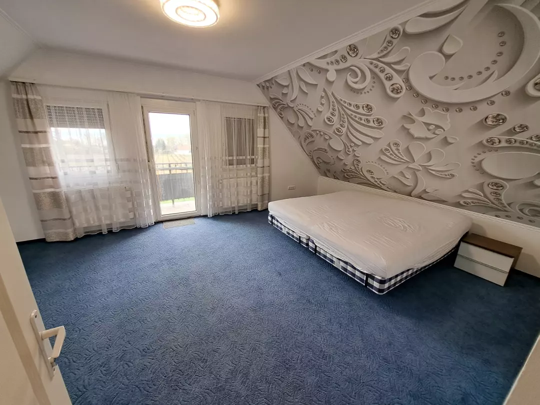 balatonszepezdi panorámás medencés ház - tetőtéri hálószoba