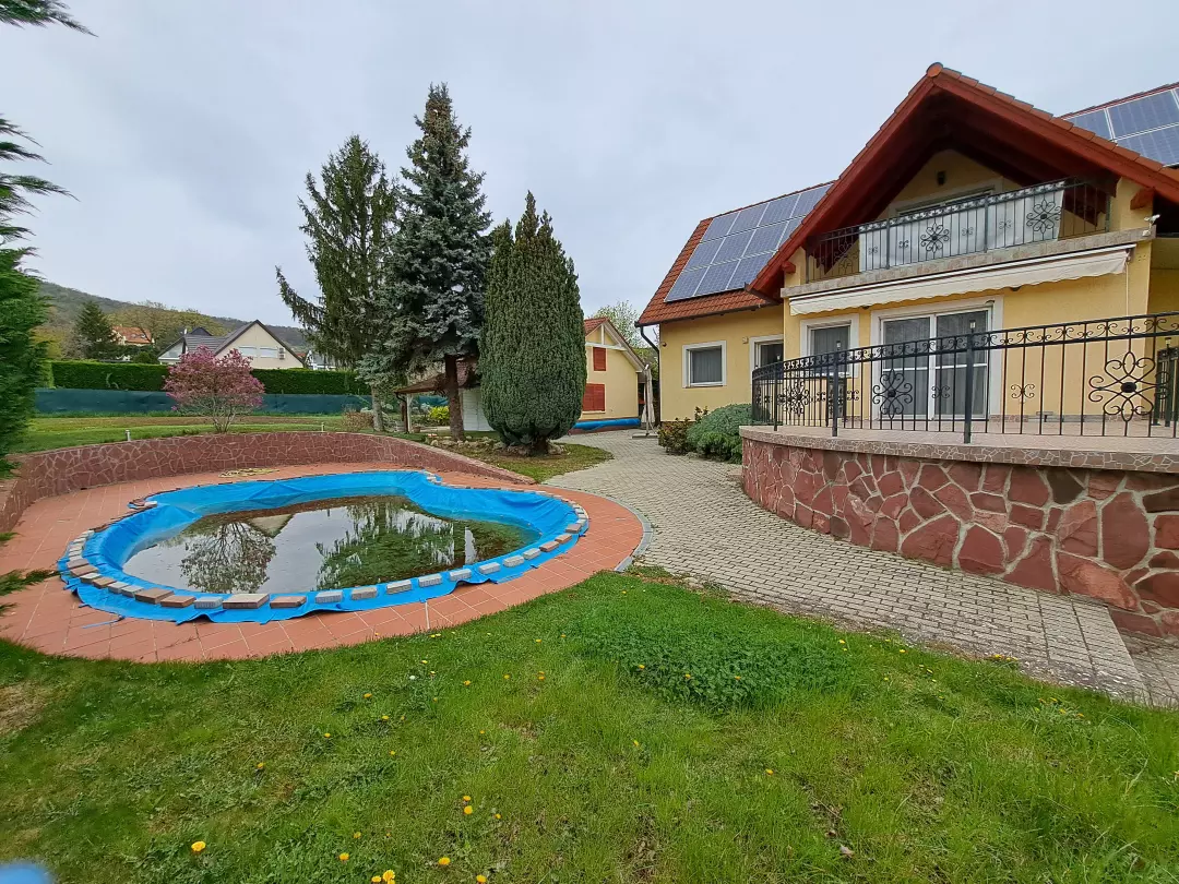 balatonszepezdi panorámás medencés ház