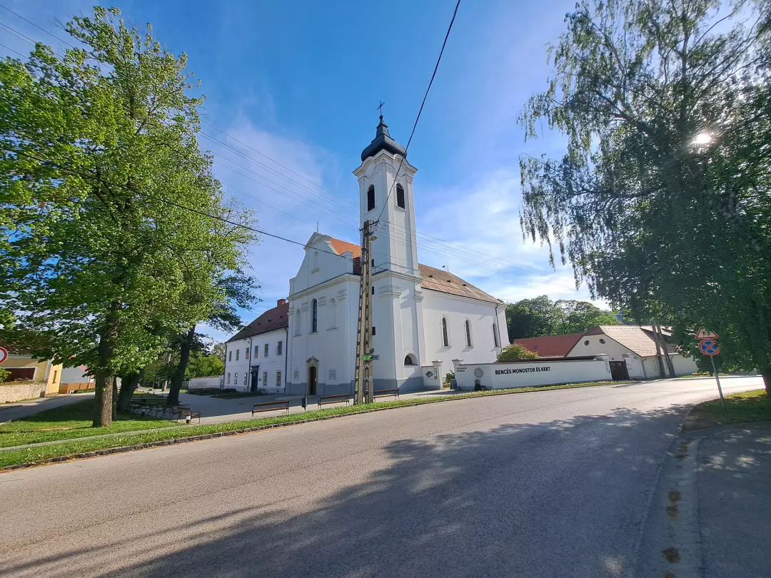 bakonybéli monostor