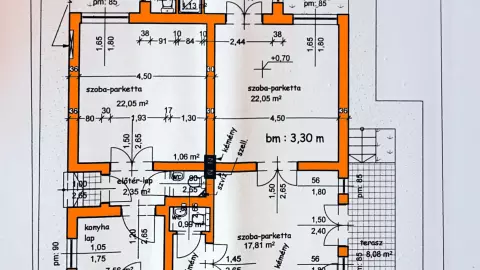 A földszint kb. 116,75 m2 alapterületű + 18,17 m2 terasz