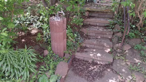 lépcső a kertbe 