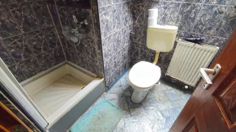 Tetőtéri zuhanyozó