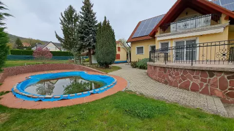 balatonszepezdi panorámás medencés ház