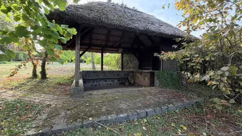 fedett kiülő